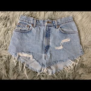 VINTAGE LEVI SHORTS